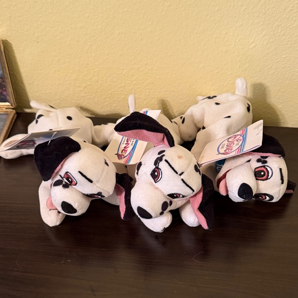 3 Vintage 101 Dalmatian Disney store beanie plush with original tags